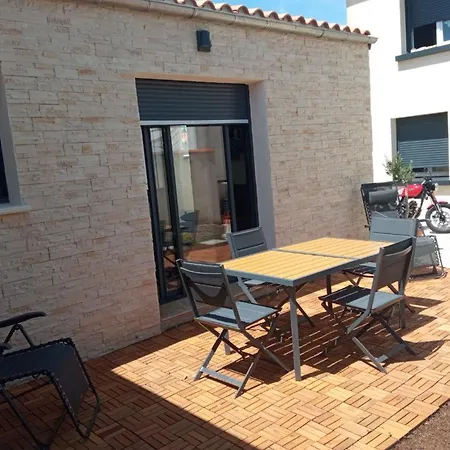 Vakantiehuis Charming New House With Terrace And Parking Aytré